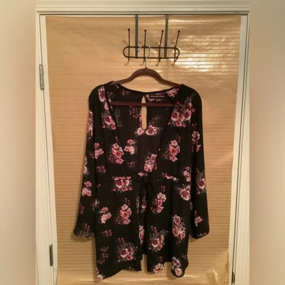 ALMOST FAMOUS~SEXY TOPPER~XL - Picture 1 of 7